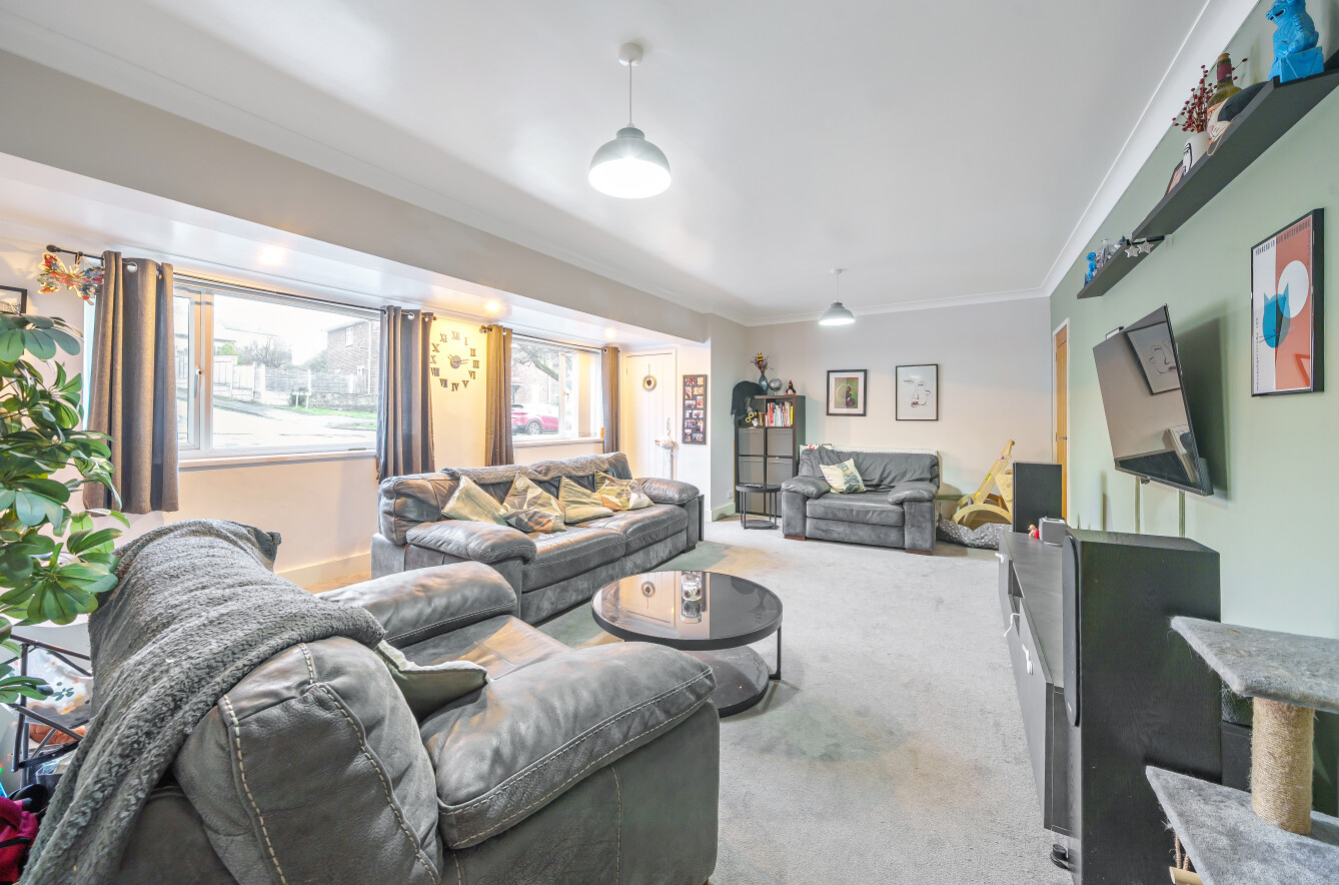 SNAPE HILL CRESCENT, DRONFIELD, DERBYSHIRE, S18, photo 3