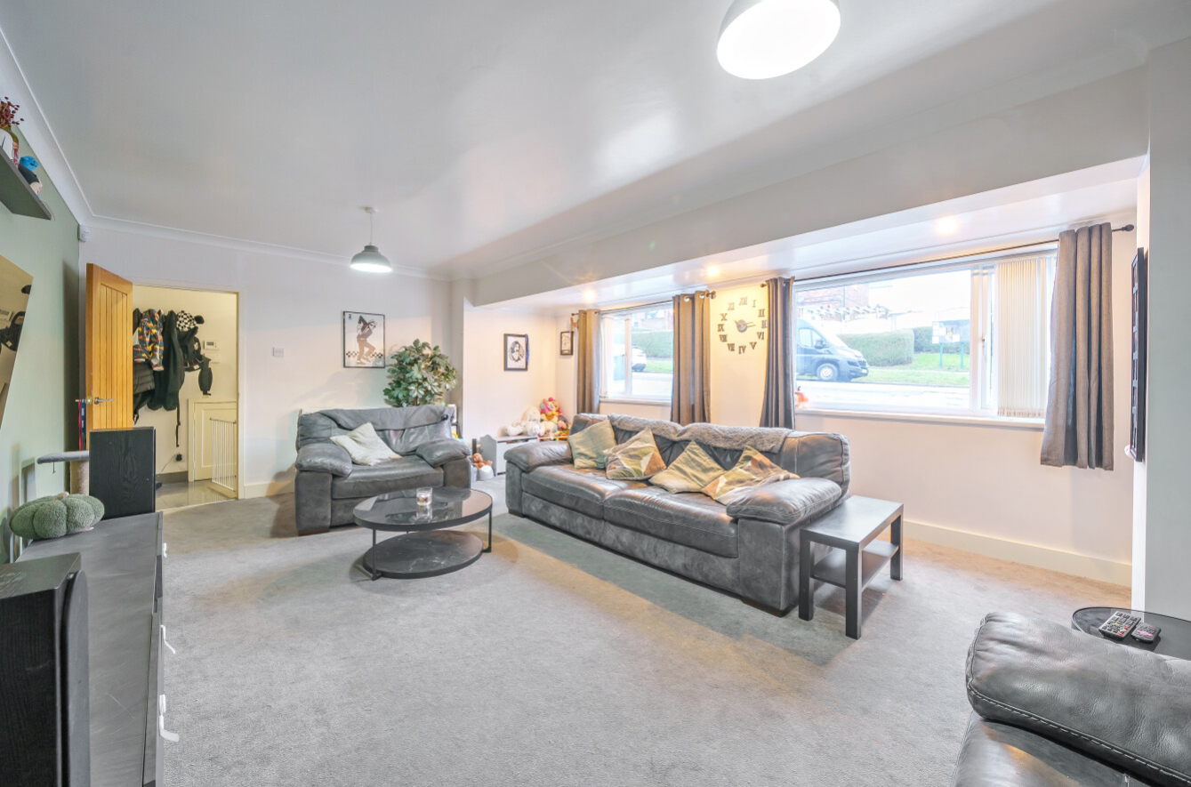 SNAPE HILL CRESCENT, DRONFIELD, DERBYSHIRE, S18, photo 5