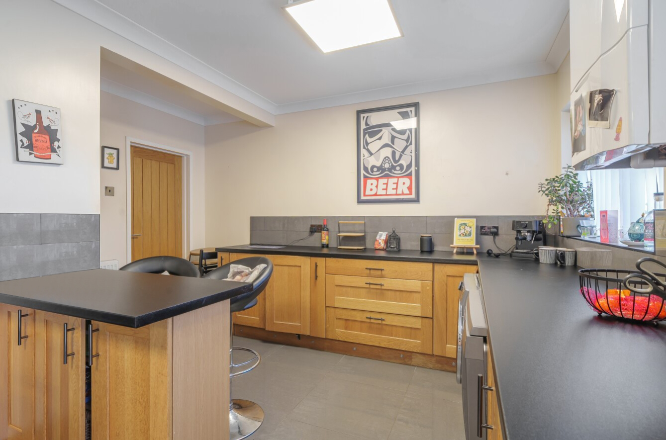 SNAPE HILL CRESCENT, DRONFIELD, DERBYSHIRE, S18, photo 8