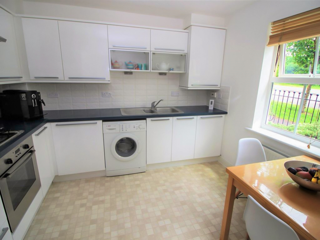 Eastbury Way, North Swindon, SN25, photo 3