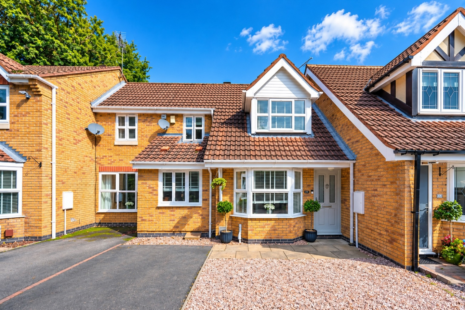 40 Cornbury Grove, Solihull B91 1JG