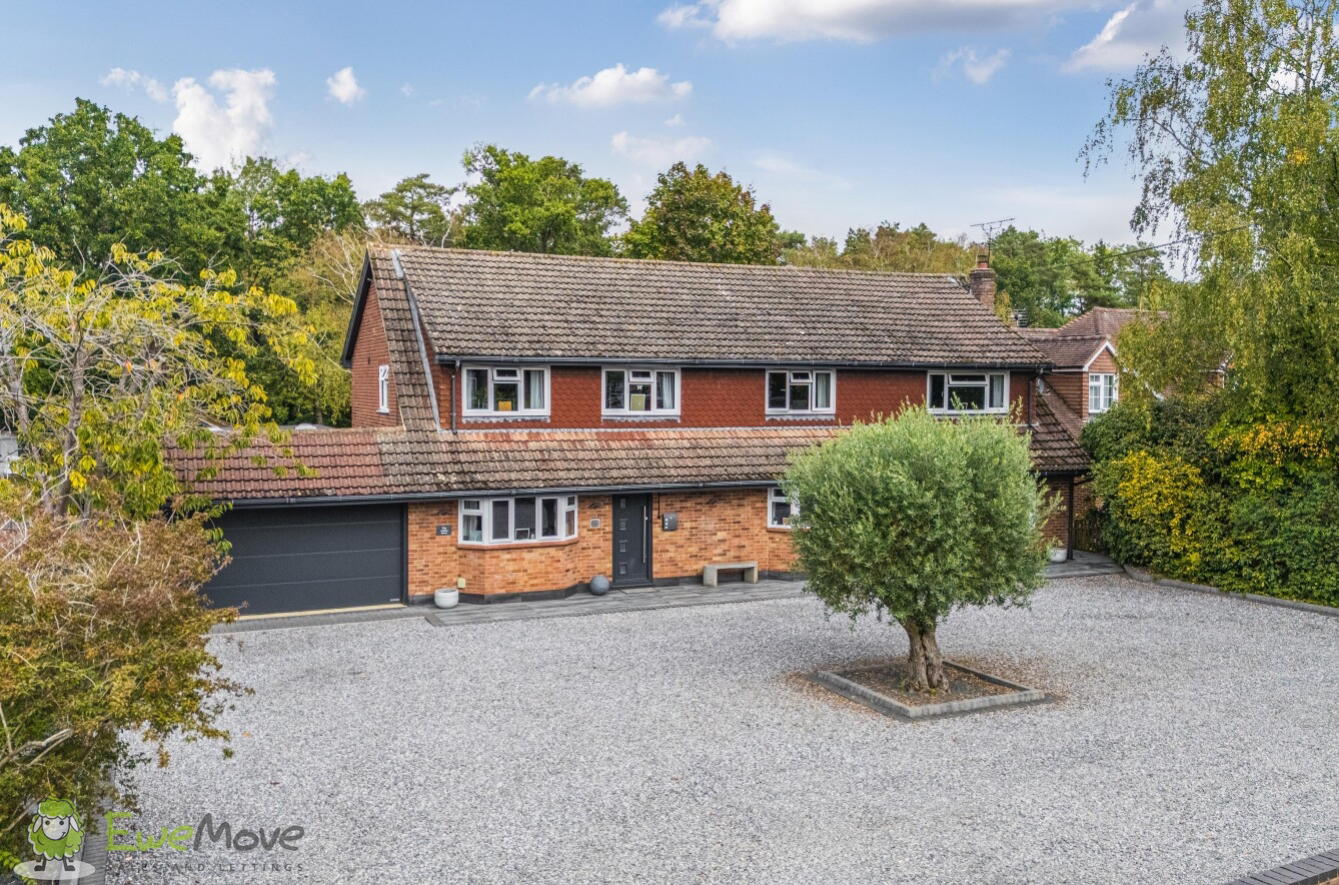 Pelican Road, Pamber Heath, Tadley, Hampshire, RG26