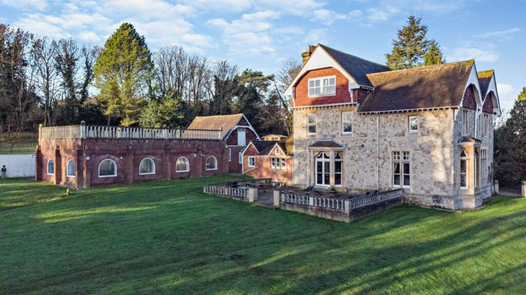 Hermitage Road, Higham, Rochester, ME3 7NE