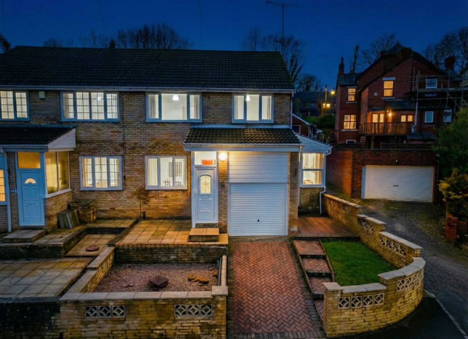 8 PRIORY CLOSE, CONISBROUGH, DONCASTER, photo 2