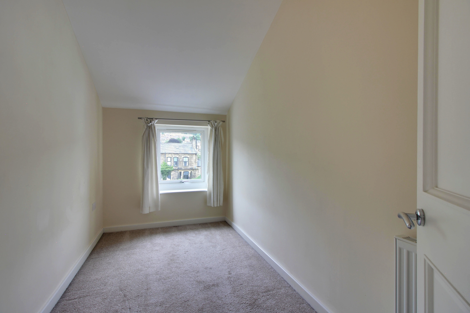 Laureate Terrace, Mytholmroyd, photo 13