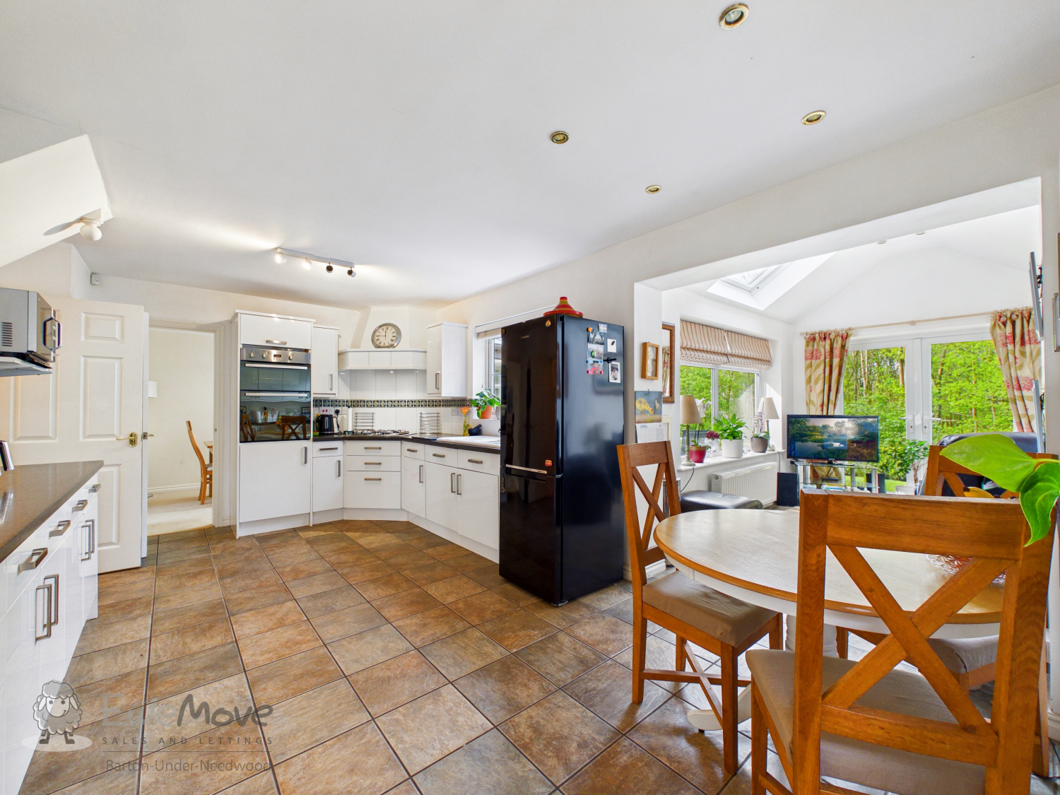 DOVERIDGE ROAD, BURTON-ON-TRENT, STAFFORDSHIRE, DE15, photo 5