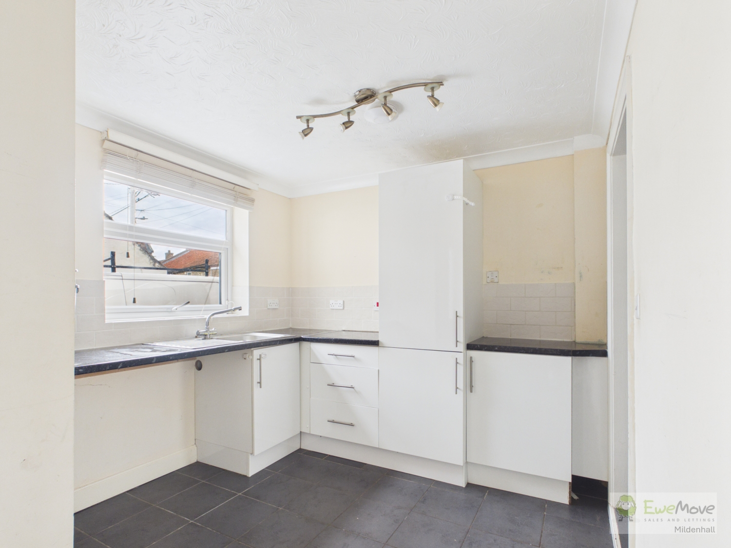 High Street, Lakenheath, photo 8