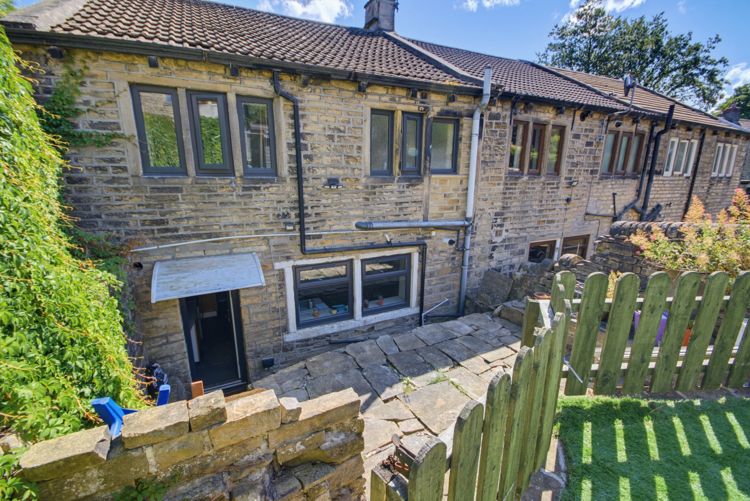 92 JAMES STREET, GOLCAR, HUDDERSFIELD, photo 20