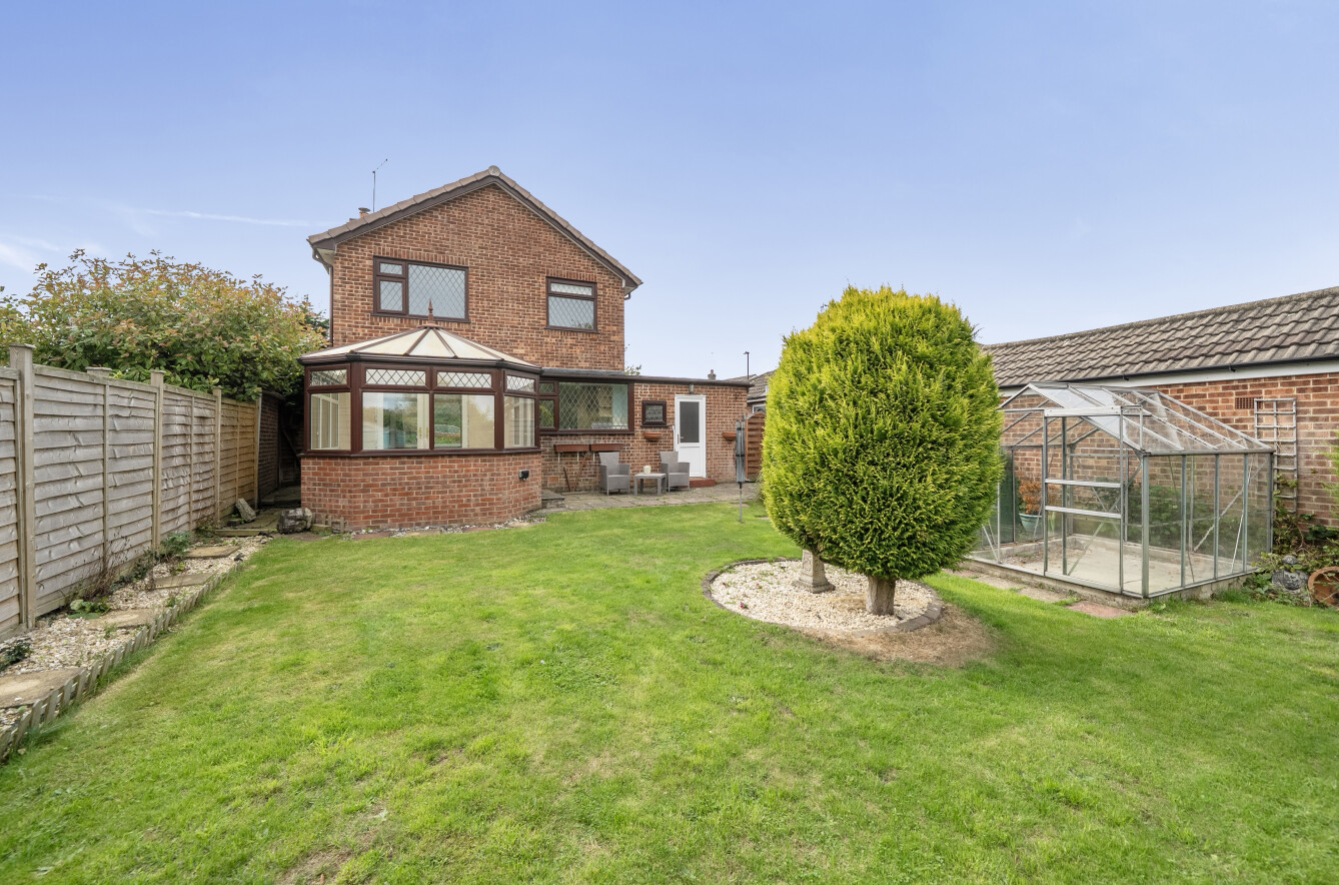 Hill Top Avenue, Harrogate HG1 3BS