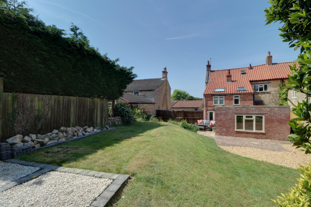 21 High Street, Colsterworth, Grantham, photo 22