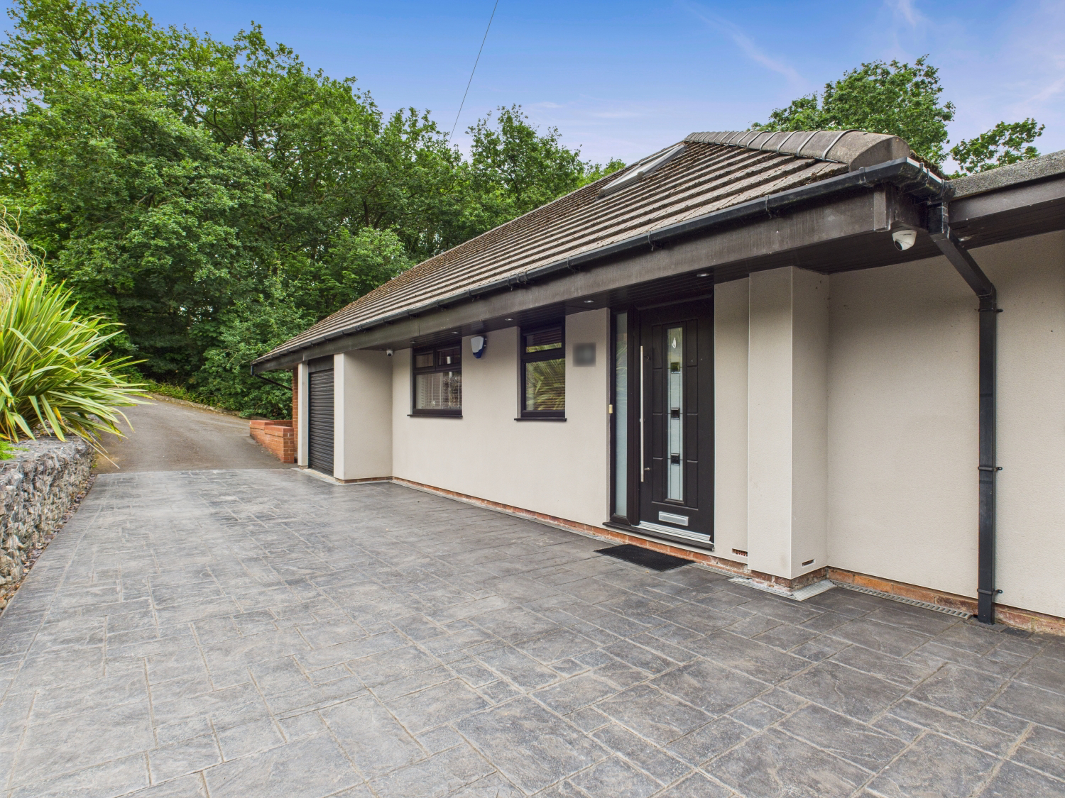 10 Blackthorne Road, Gee Cross SK14 5EG