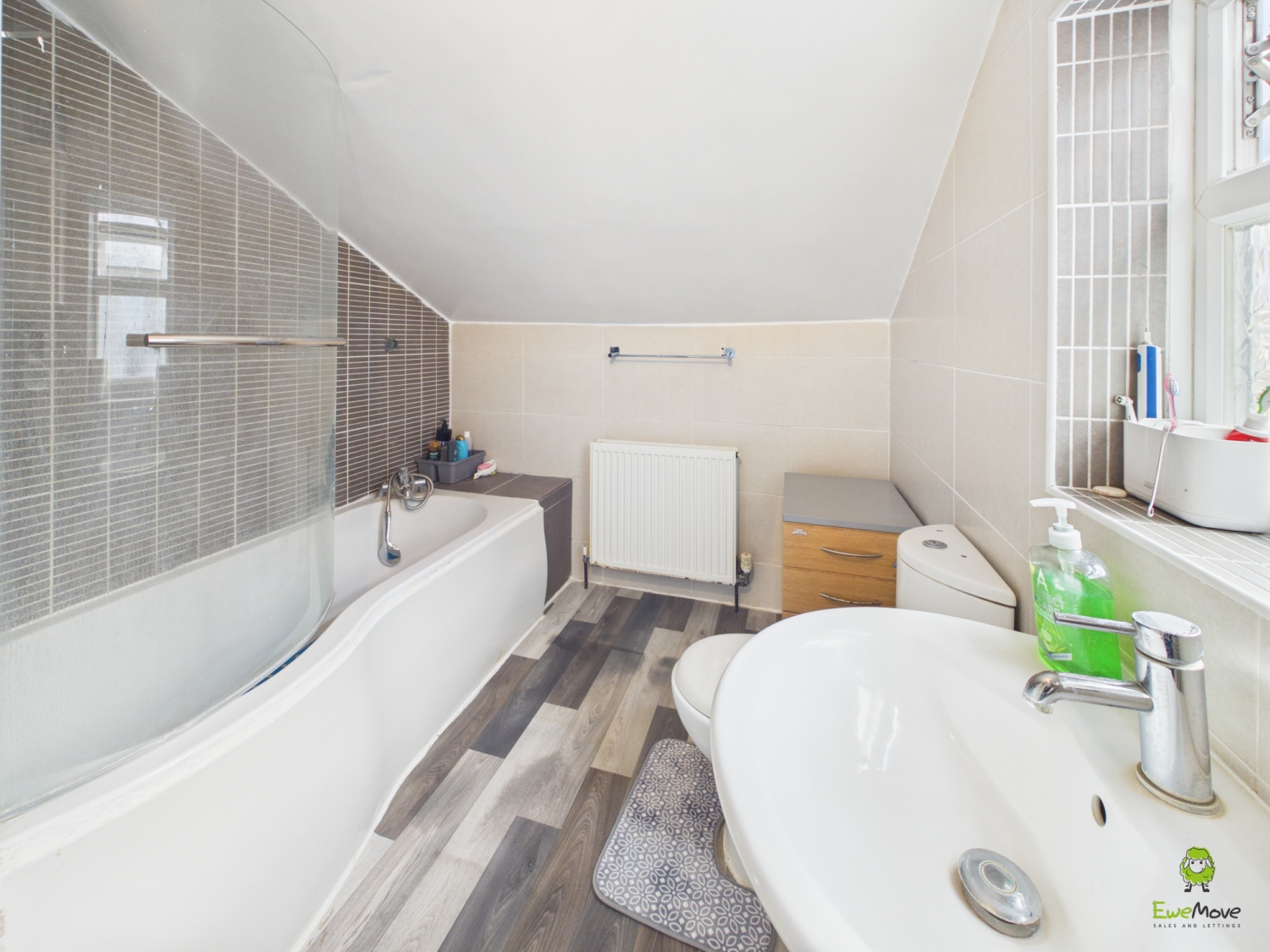 Presented by Clinton at EweMove Bexleyheath and Dartford
Boroughs
