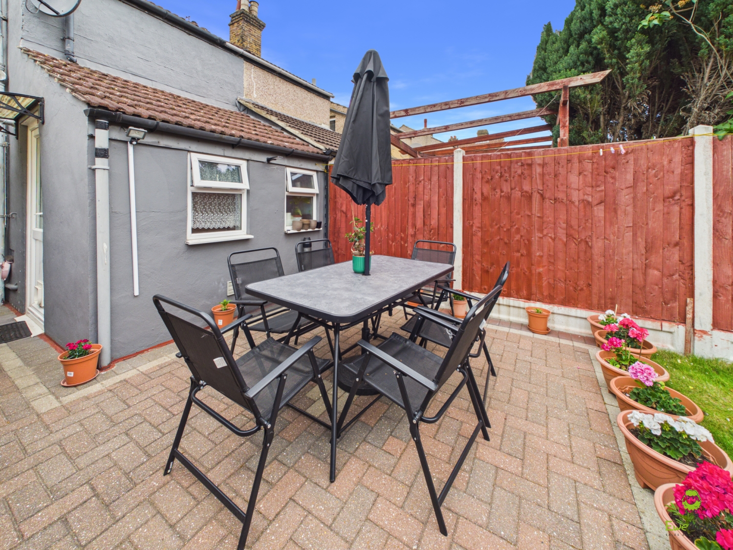Presented by Clinton at EweMove Bexleyheath and Dartford
Boroughs
