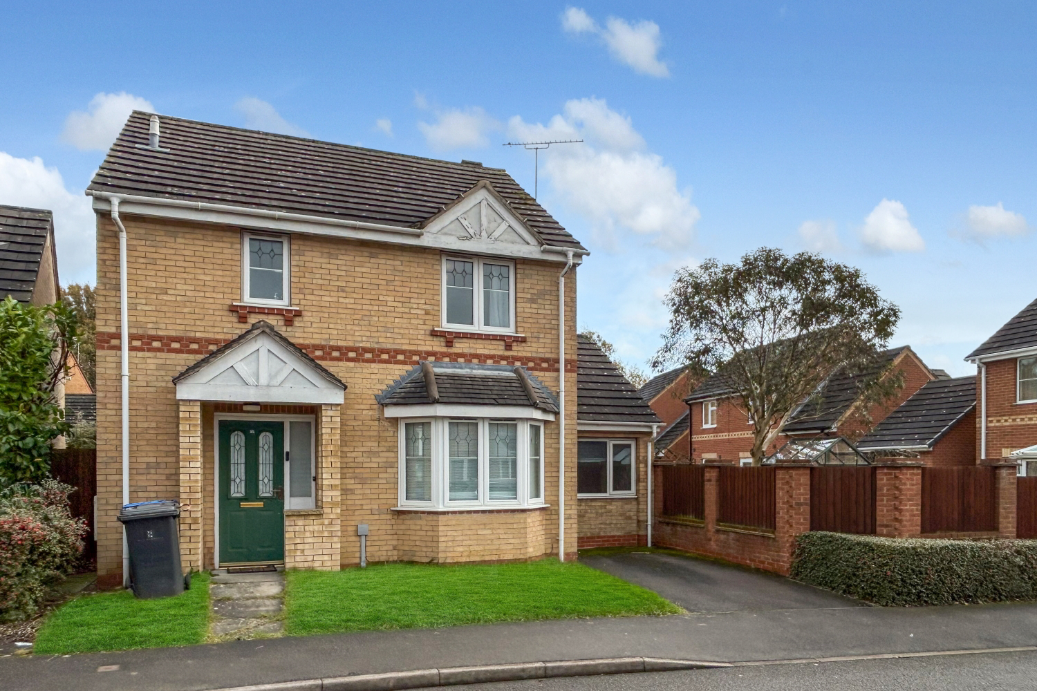 Hallgate Close, Oakwood, Derby, Derbyshire, DE21