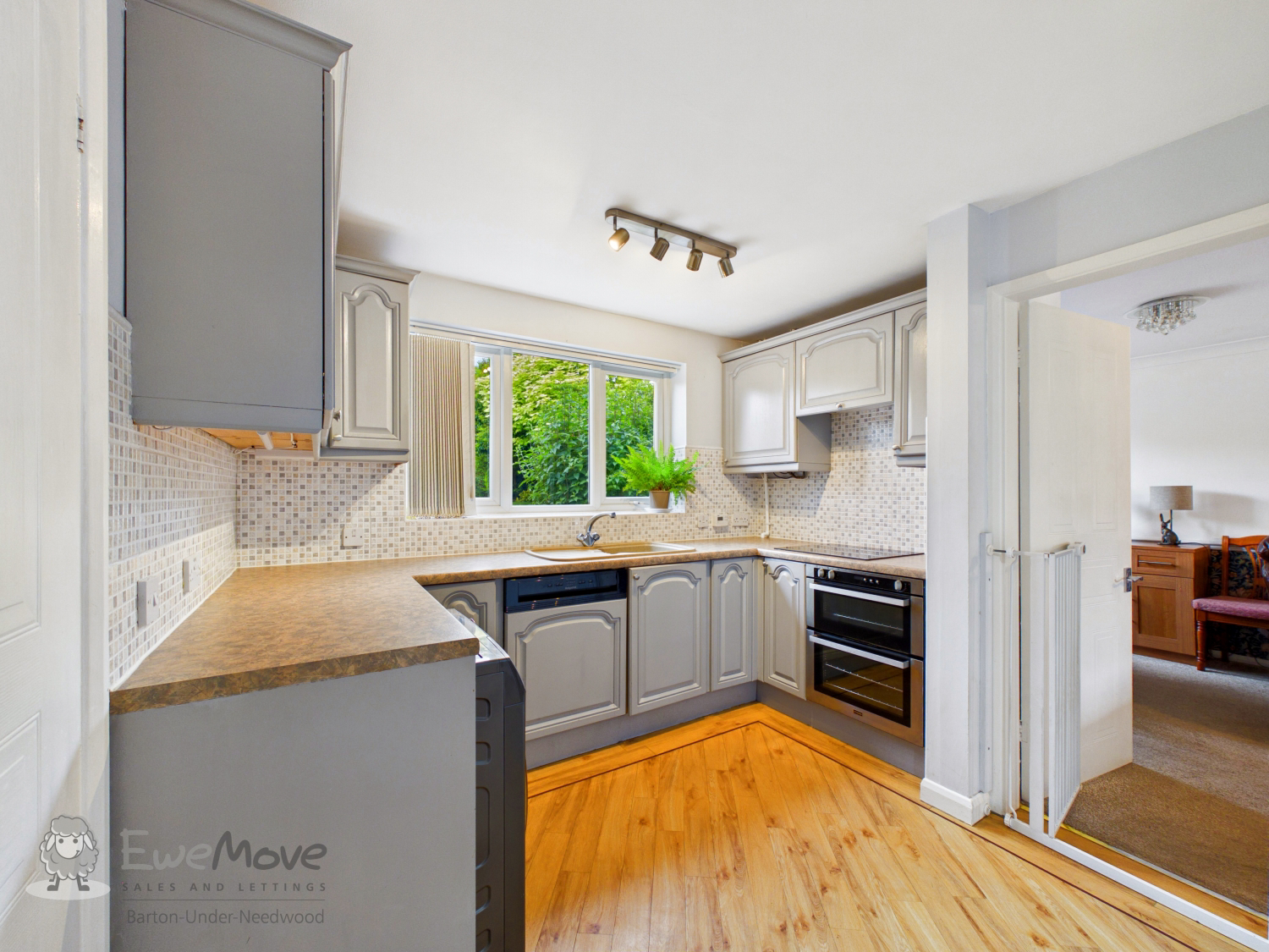 Newbury Drive, Stretton, Burton-on-Trent, Staffordshire, DE13, photo 9