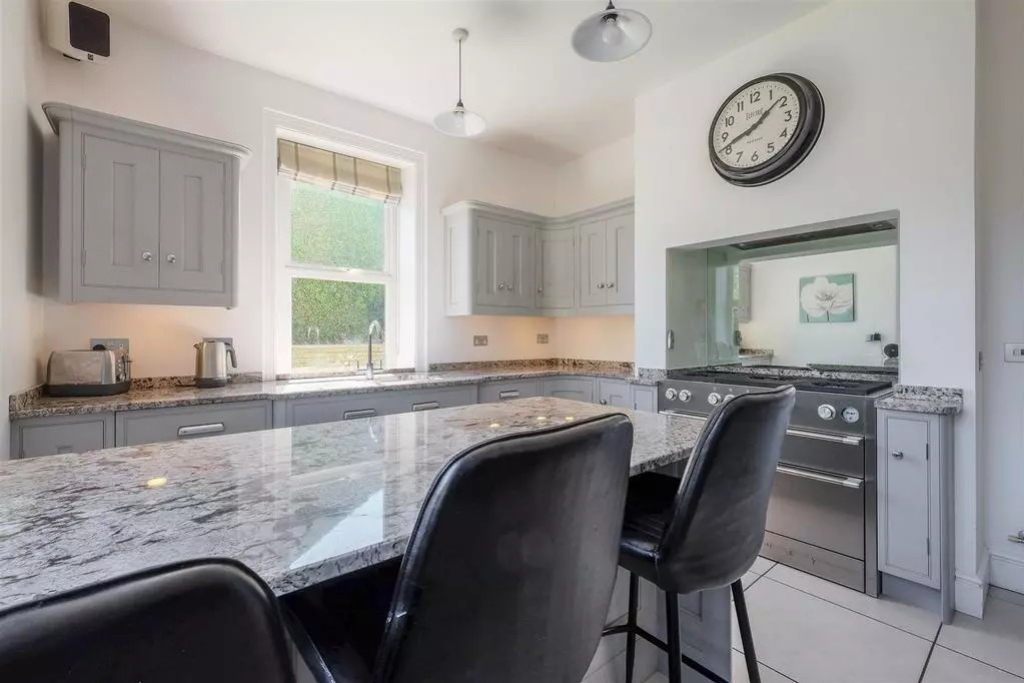 The Mount, Lightcliffe Road, Brighouse, HD6, photo 10