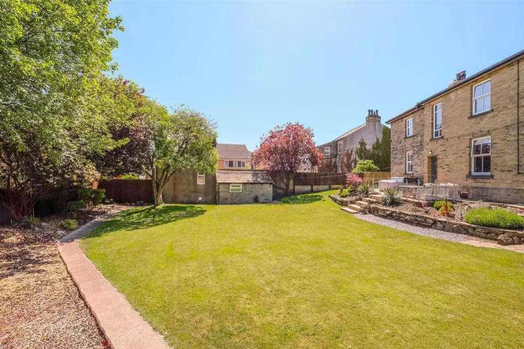 The Mount, Lightcliffe Road, Brighouse, HD6, photo 27