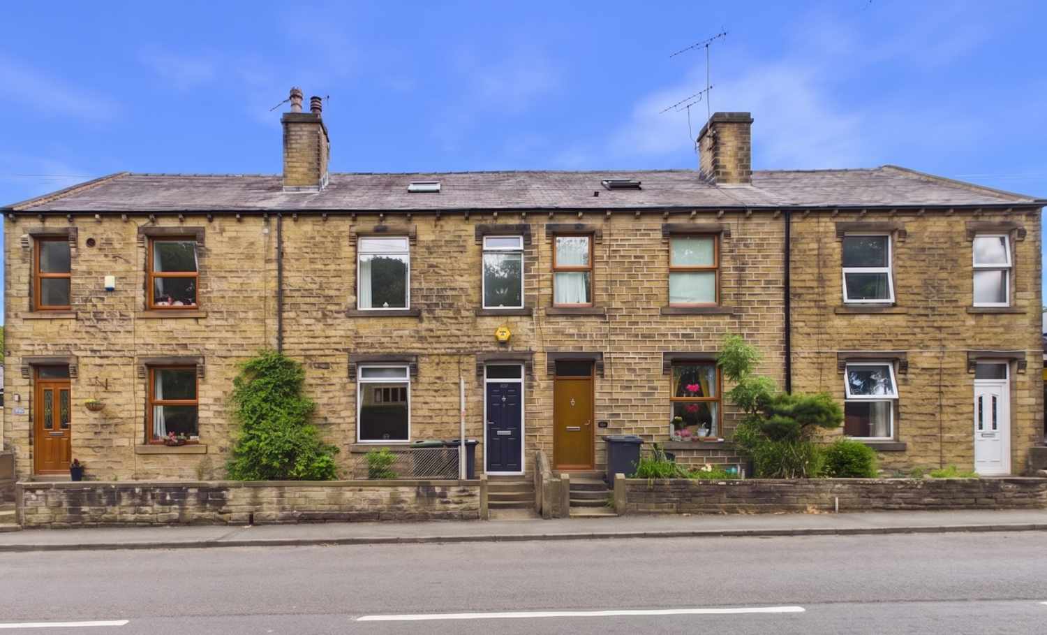 Huddersfield Road, Thongsbridge, Holmfirth, West Yorkshire, HD9, photo 2