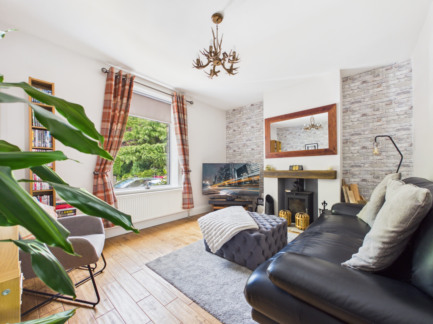 Huddersfield Road, Thongsbridge, Holmfirth, West Yorkshire, HD9, photo 3