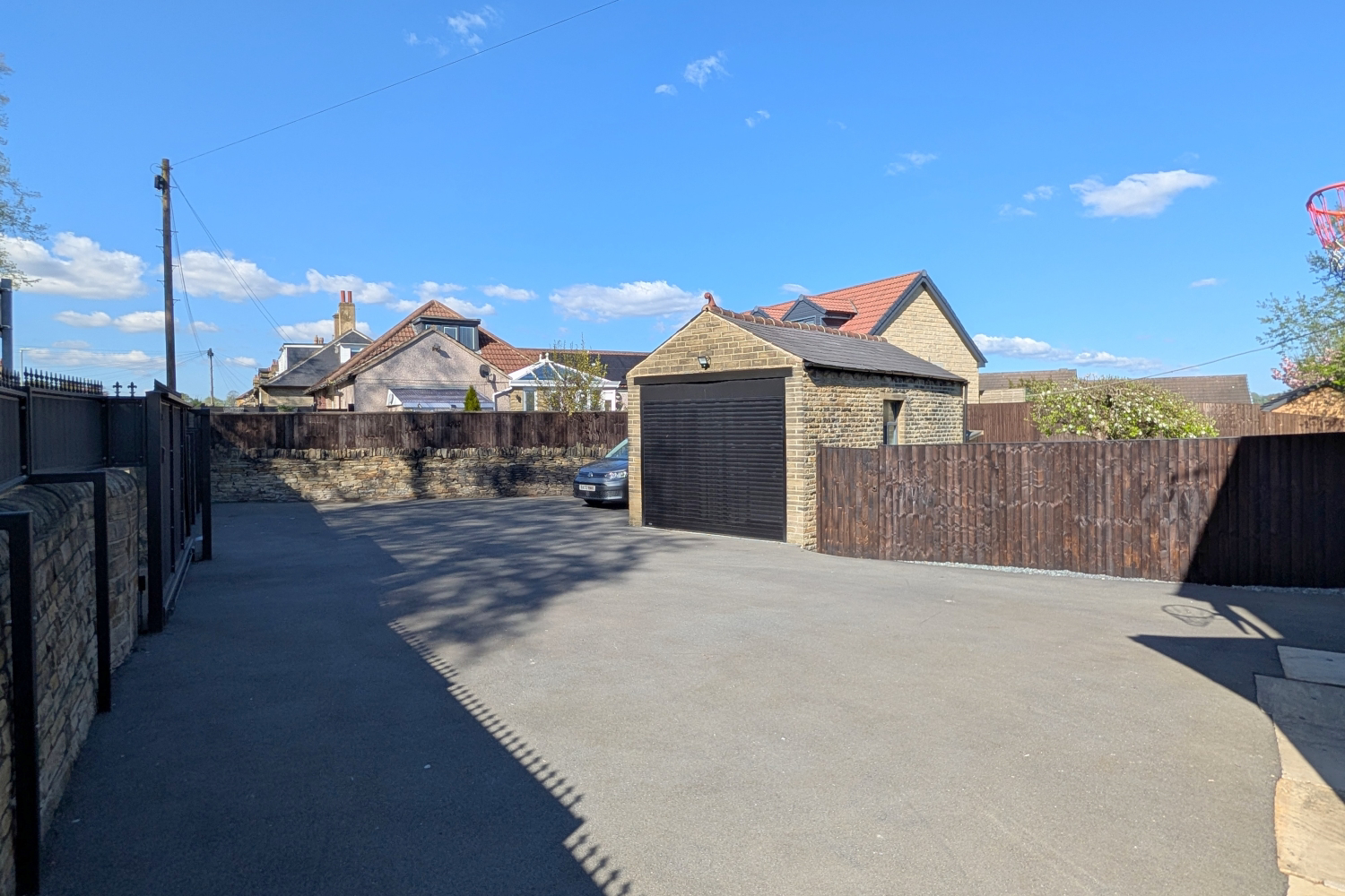 The Mount, Lightcliffe Road, Brighouse, HD6, photo 28