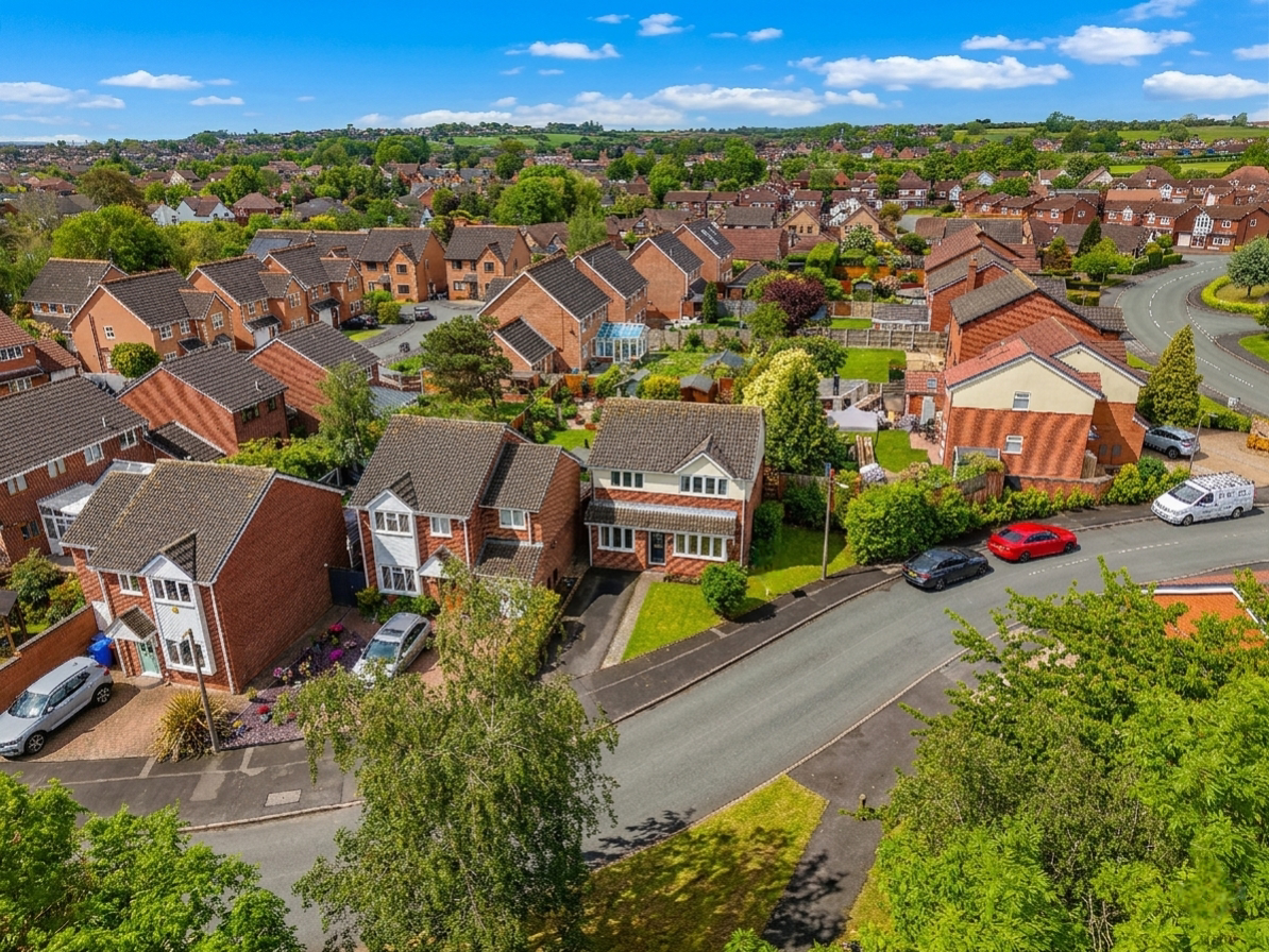 Newbury Drive, Stretton, Burton-on-Trent, Staffordshire, DE13