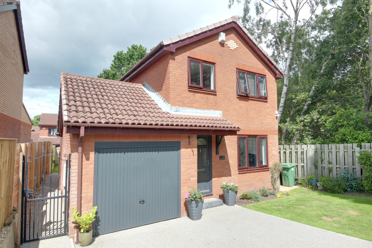 51 Woodside Park Avenue, Horsforth, Leeds