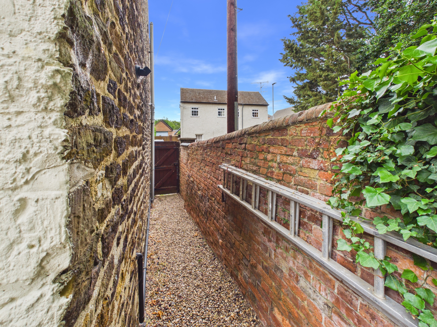 High Street, Hardingstone NN4, photo 15