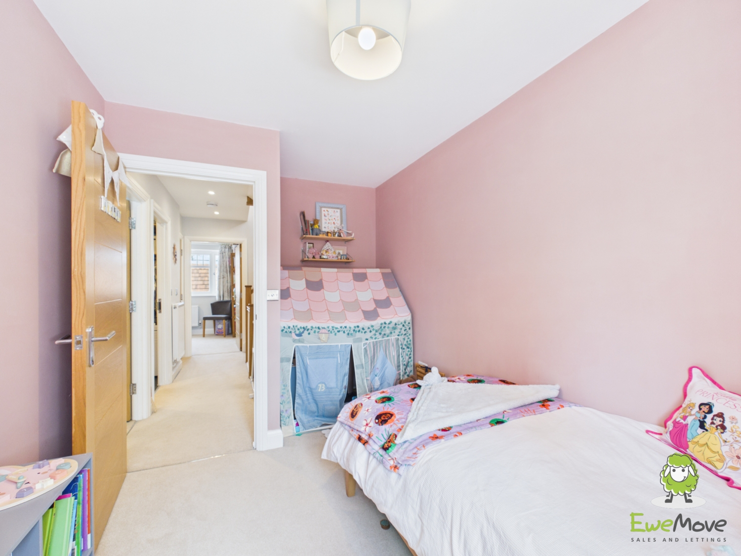 EweMove Estate Agents Basingstoke - 3 Stanton Court