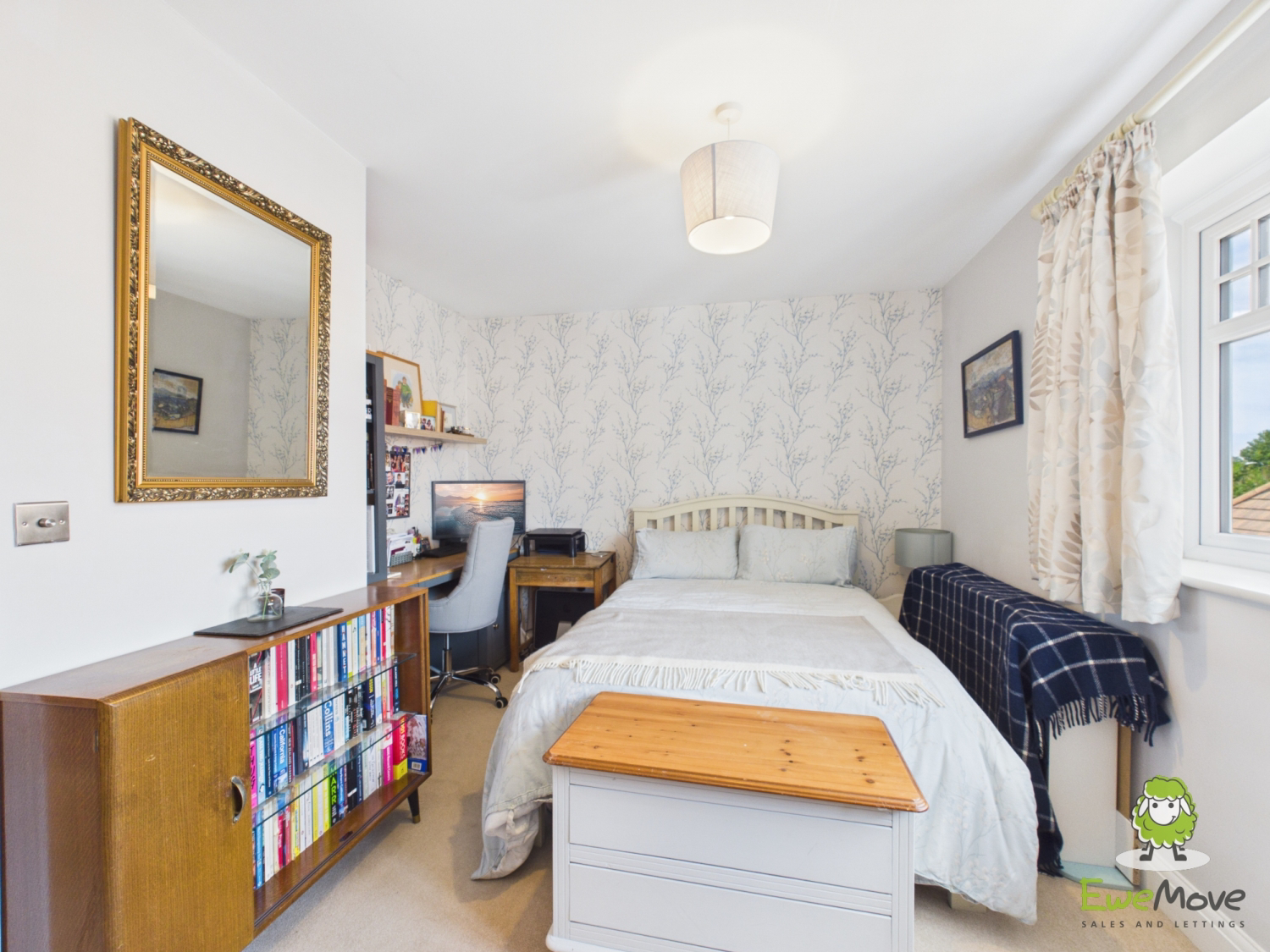EweMove Estate Agents Basingstoke - 3 Stanton Court