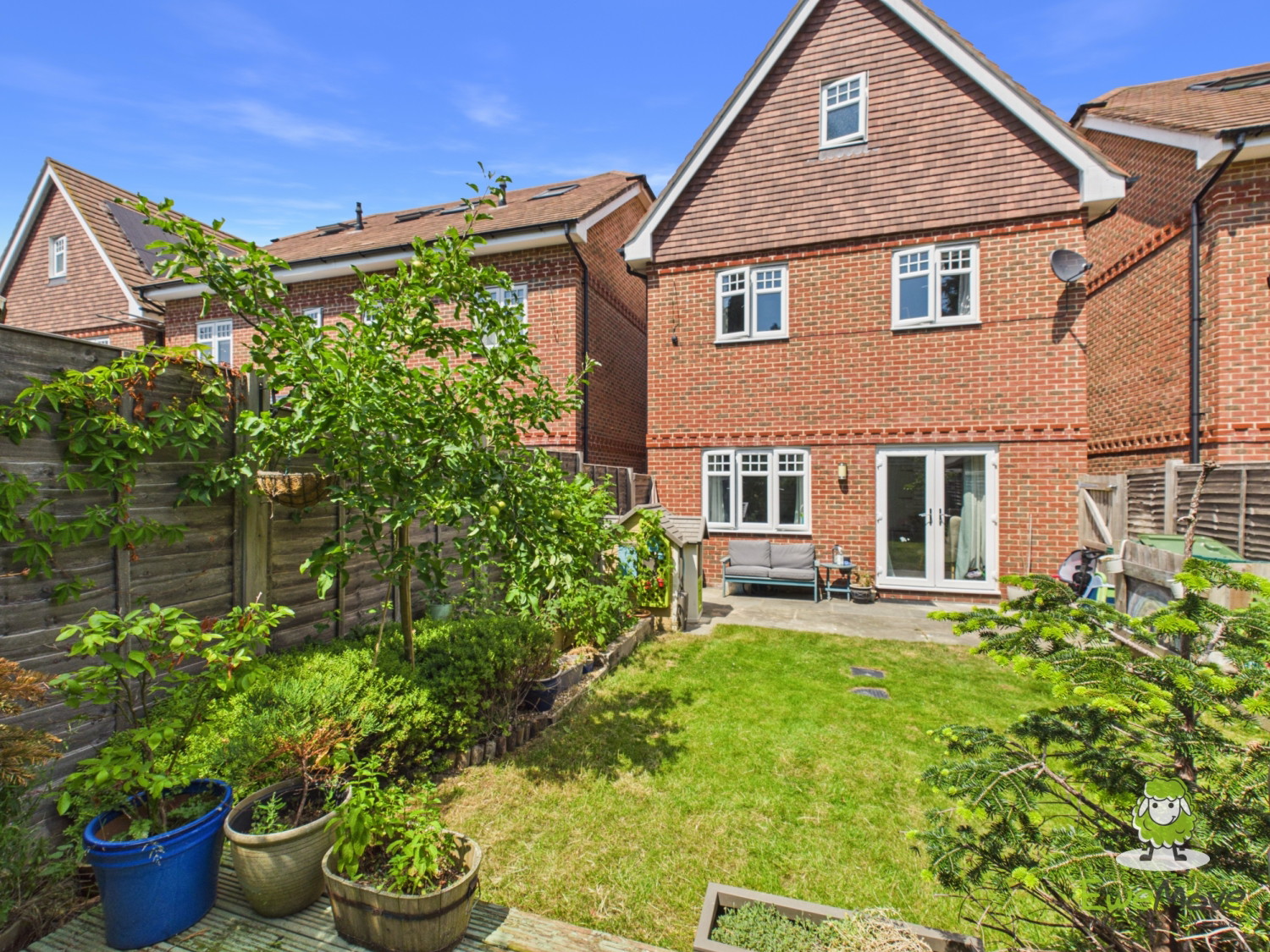 EweMove Estate Agents Basingstoke - 3 Stanton Court