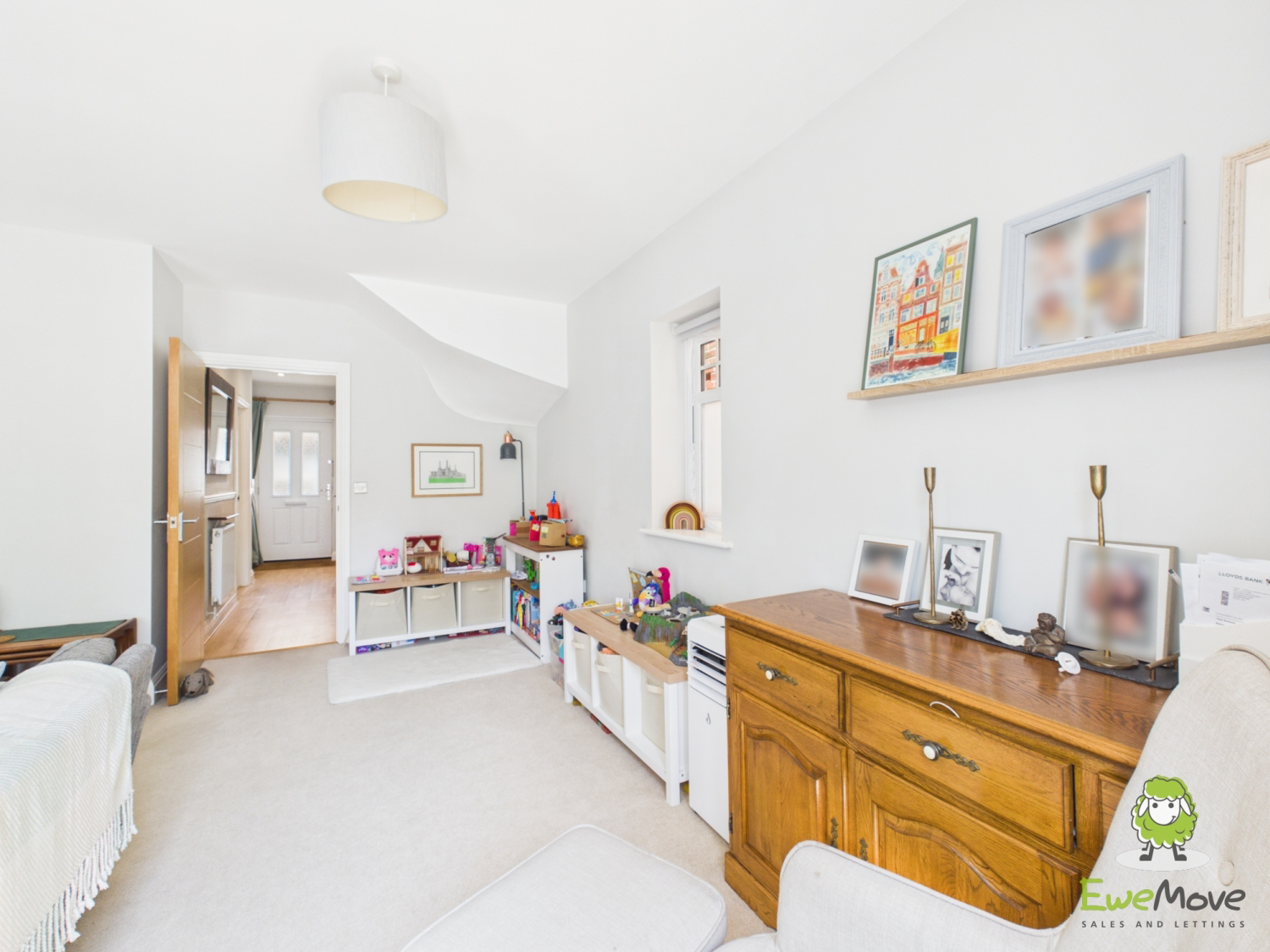EweMove Estate Agents Basingstoke - 3 Stanton Court