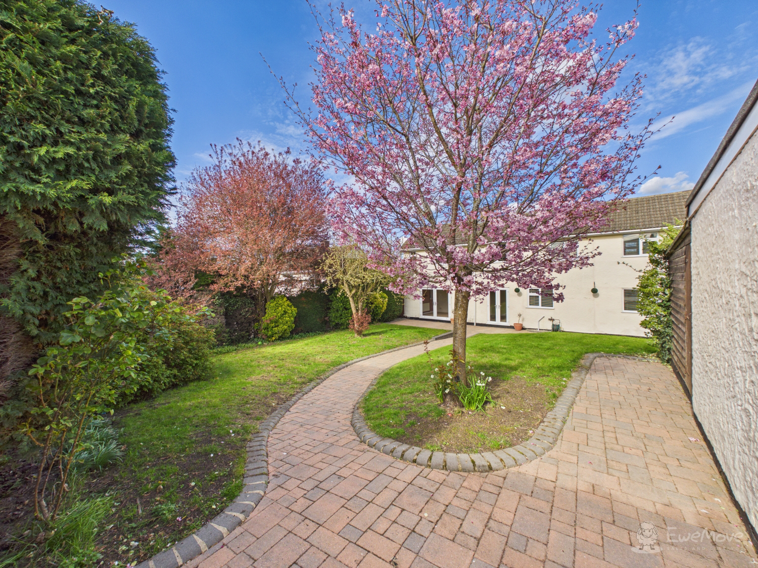 Paddocks Drive, Newmarket, Suffolk, CB8