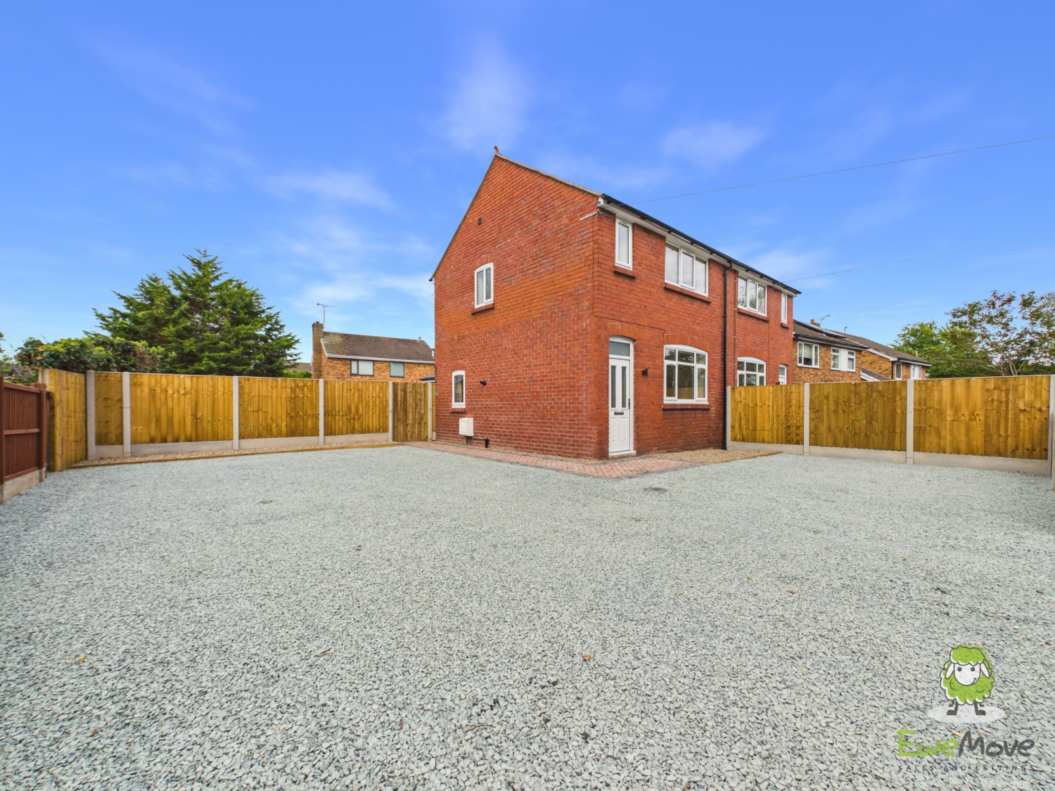 1 Sunny View Holt Road, Cross Lanes, Wrexham