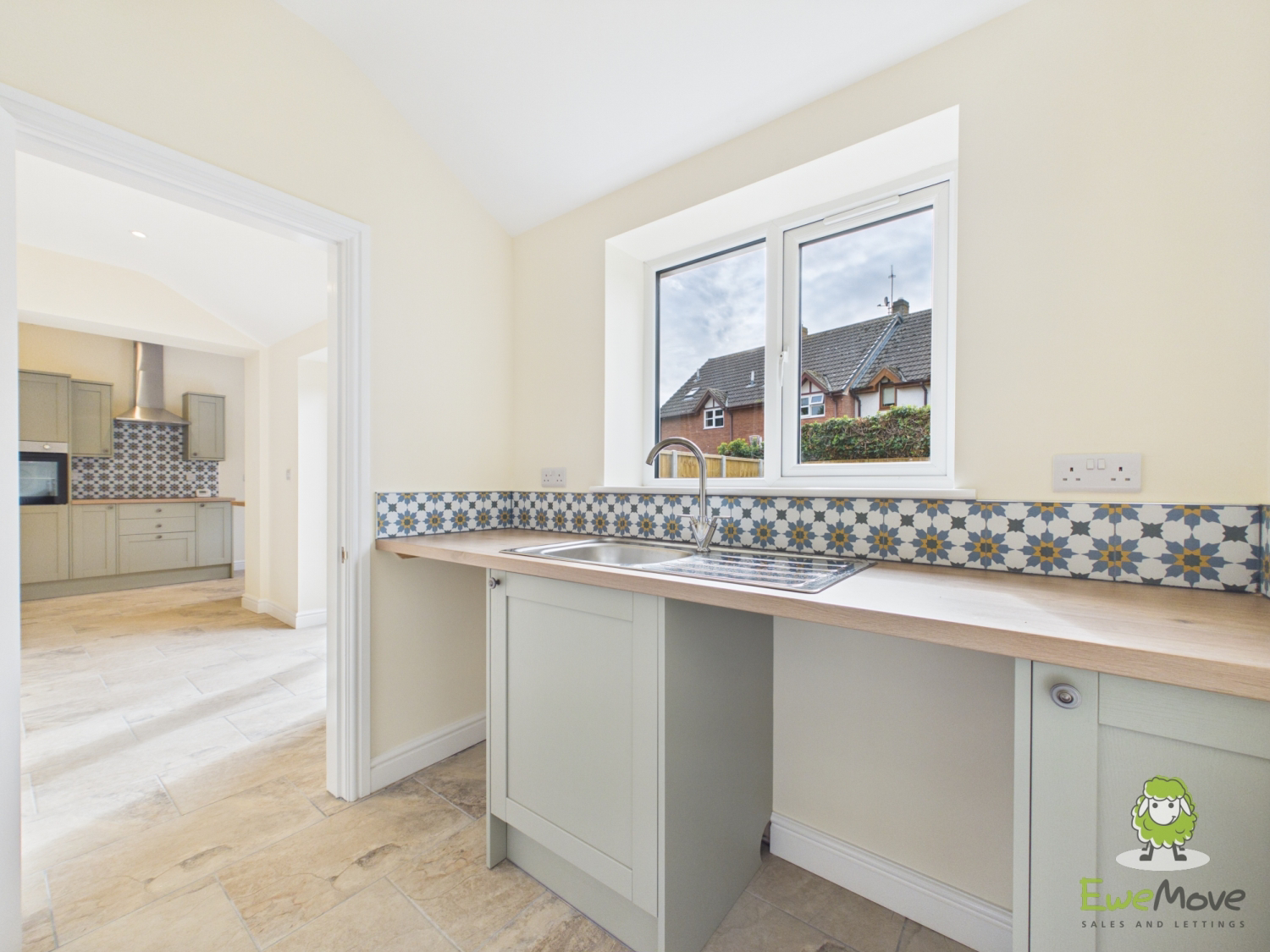 1 Sunny View Holt Road, Cross Lanes, Wrexham, photo 6
