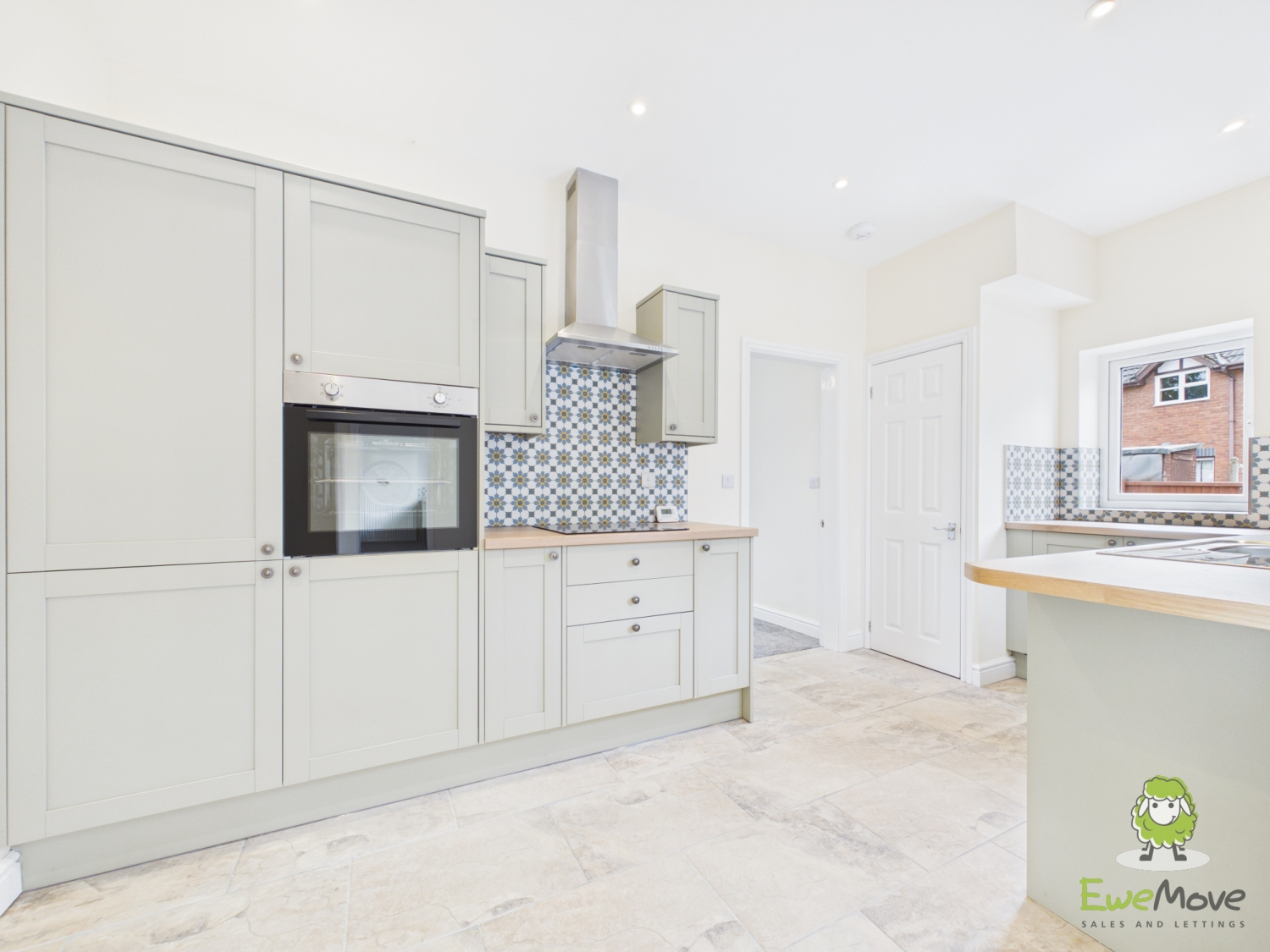 1 Sunny View Holt Road, Cross Lanes, Wrexham, photo 4