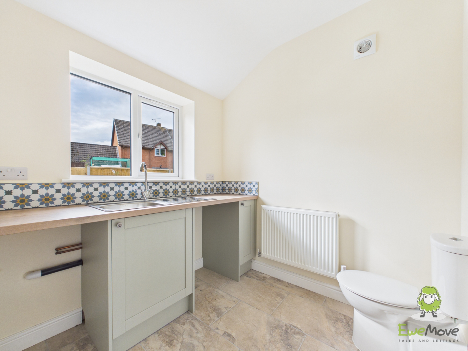 1 Sunny View Holt Road, Cross Lanes, Wrexham, photo 7