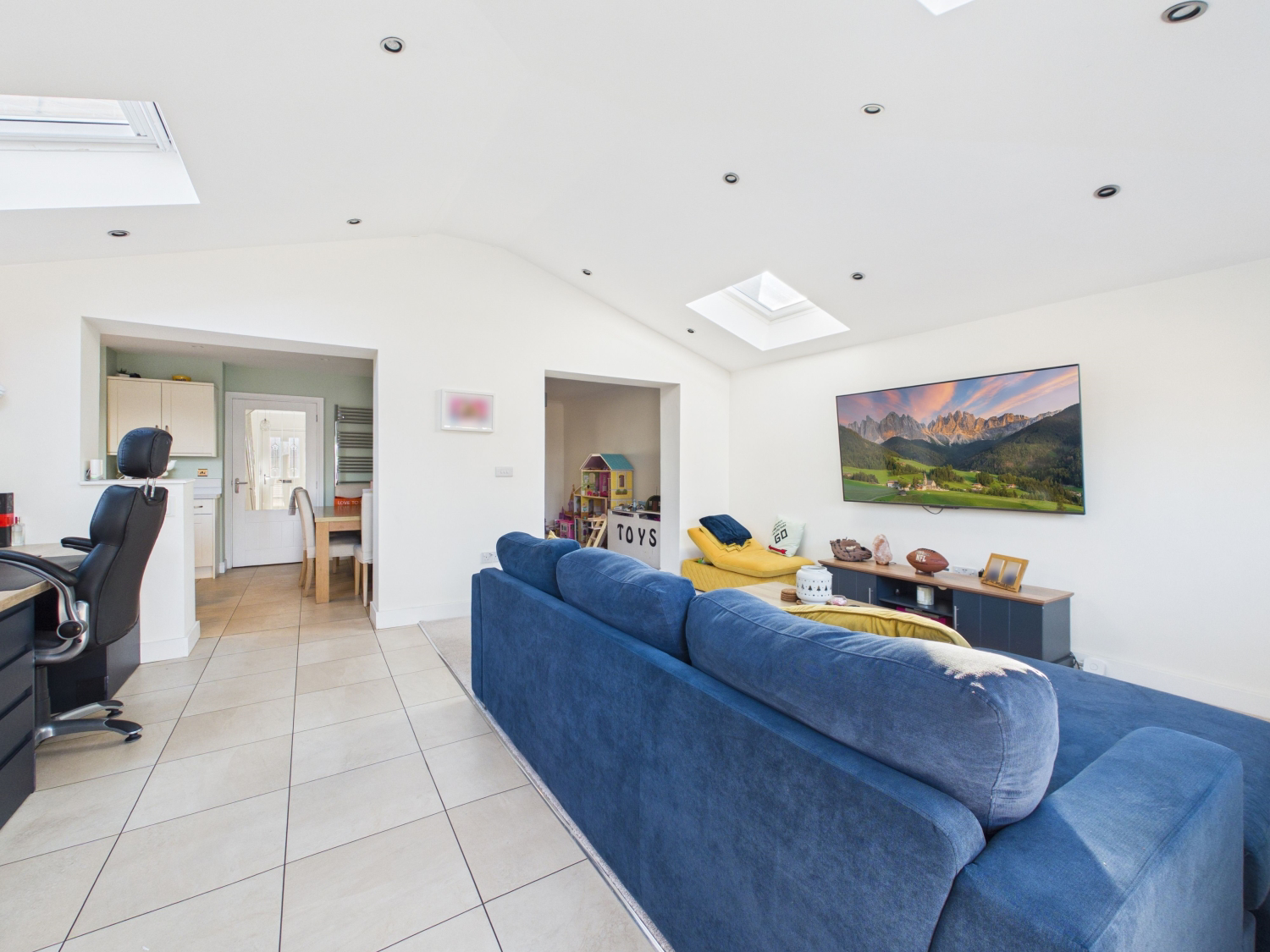 Telford Close, Castleford, West Yorkshire, WF10, photo 10