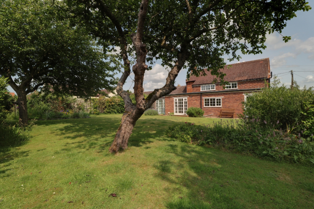 Main Street, Marston, Grantham, Lincs, photo 23