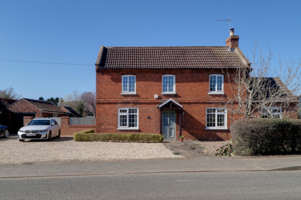 Main Street, Marston, Grantham, Lincs