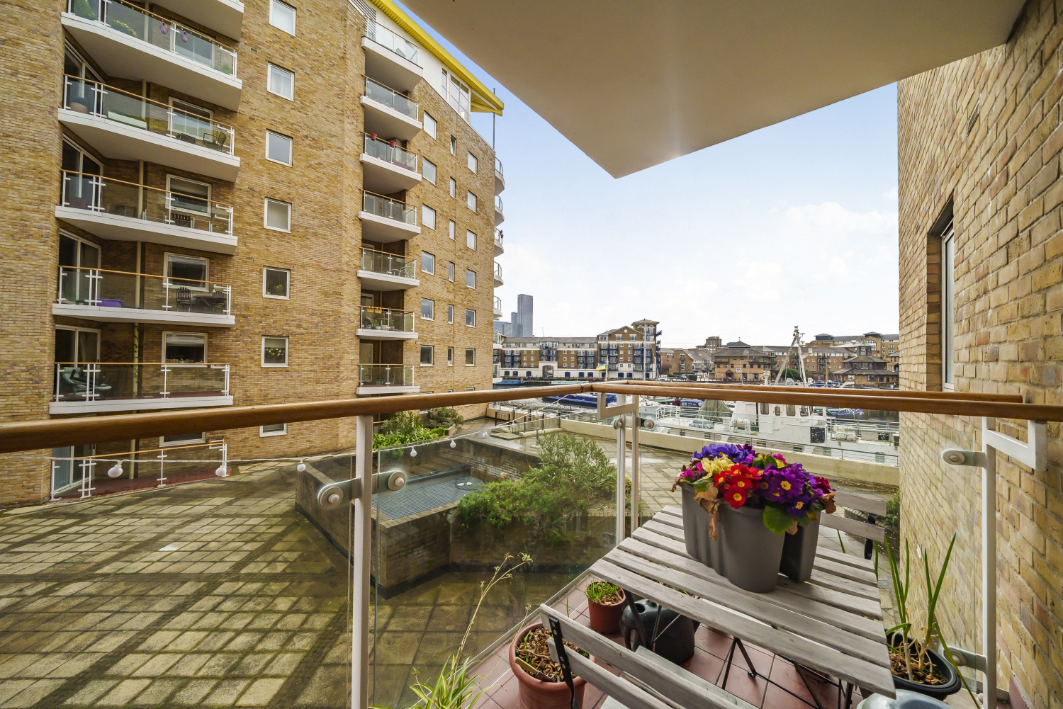 Basin Approach, London, E14, photo 16
