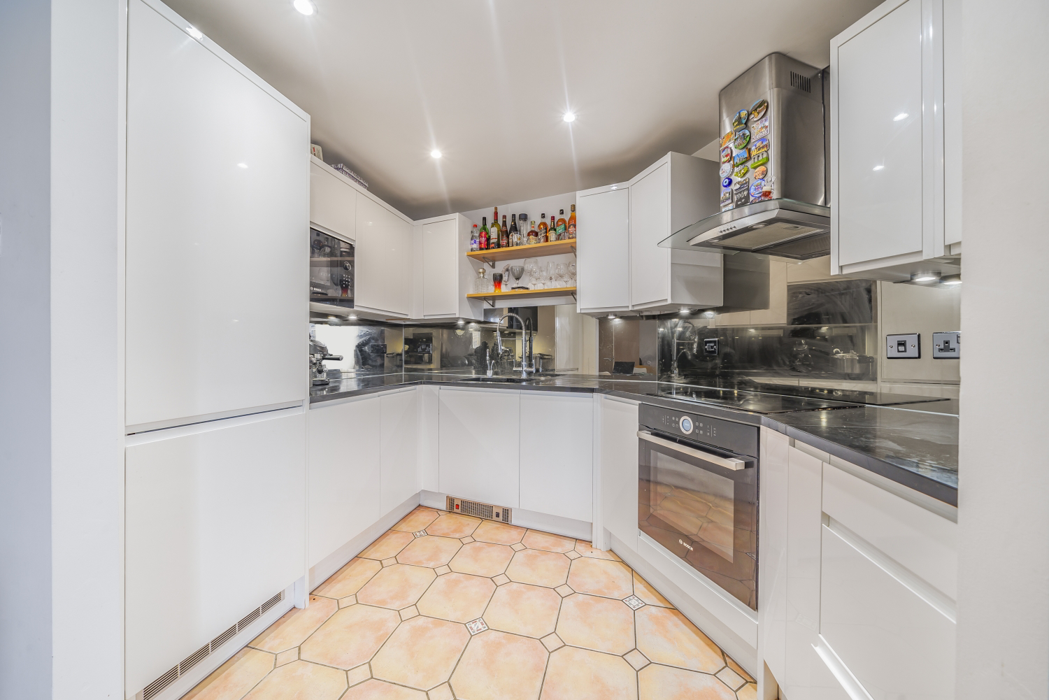 Basin Approach, London, E14, photo 8