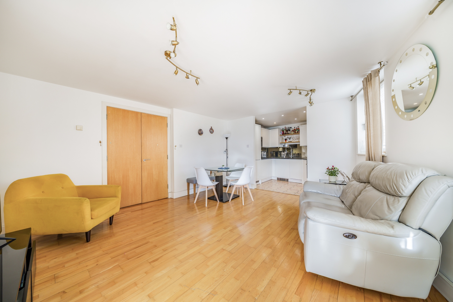 Basin Approach, London, E14, photo 5