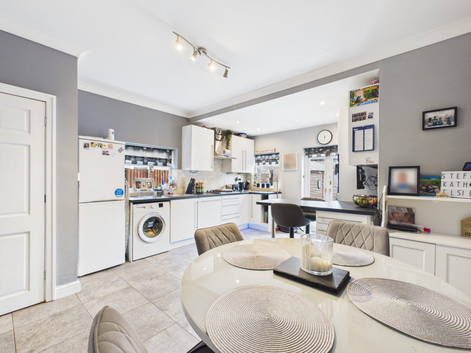 125 NEW HEY ROAD, HUDDERSFIELD, photo 3