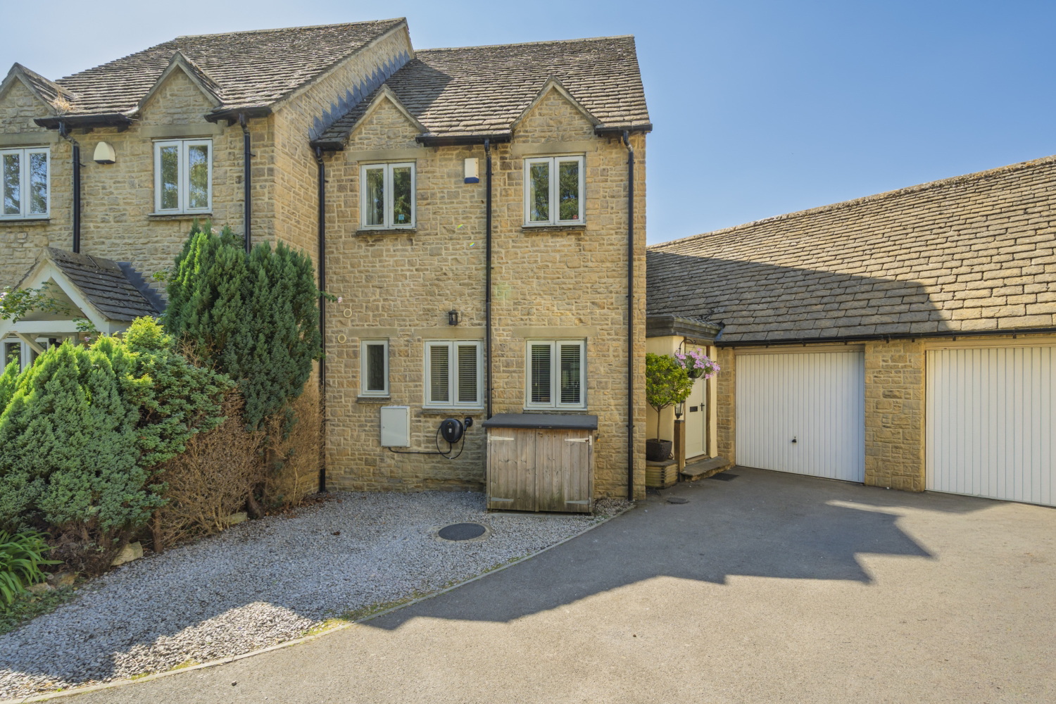 Swan Close Crudwell, Crudwell, Malmesbury, Wiltshire, SN16