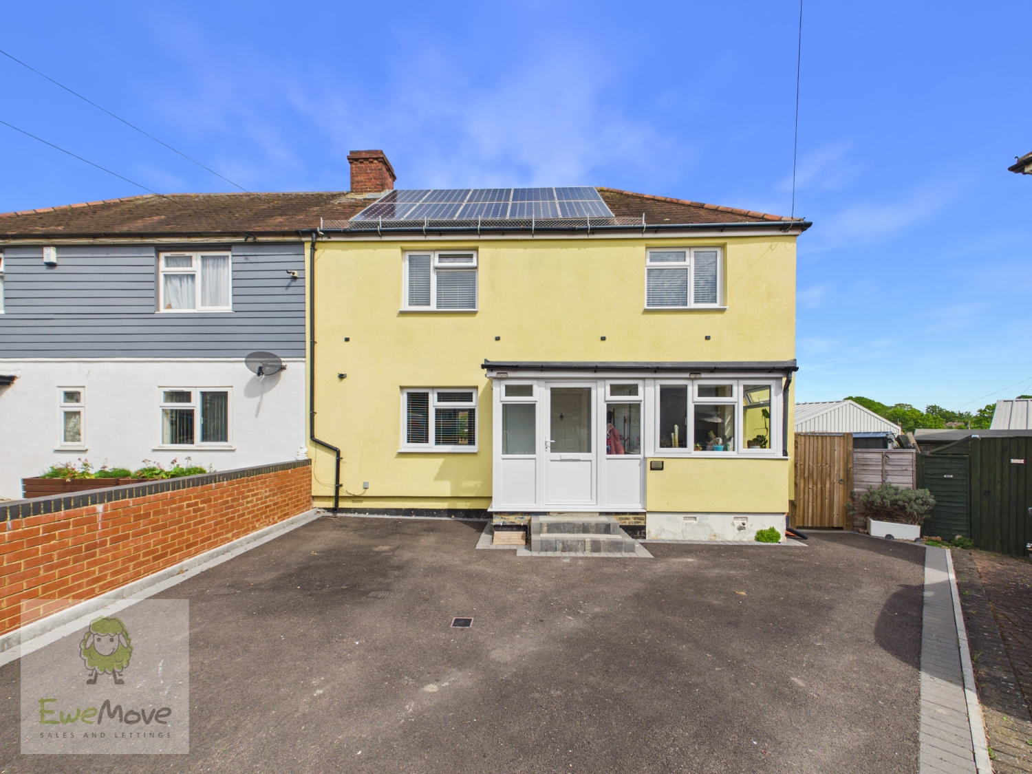 Pine Road, Strood, Rochester, ME2 2HX