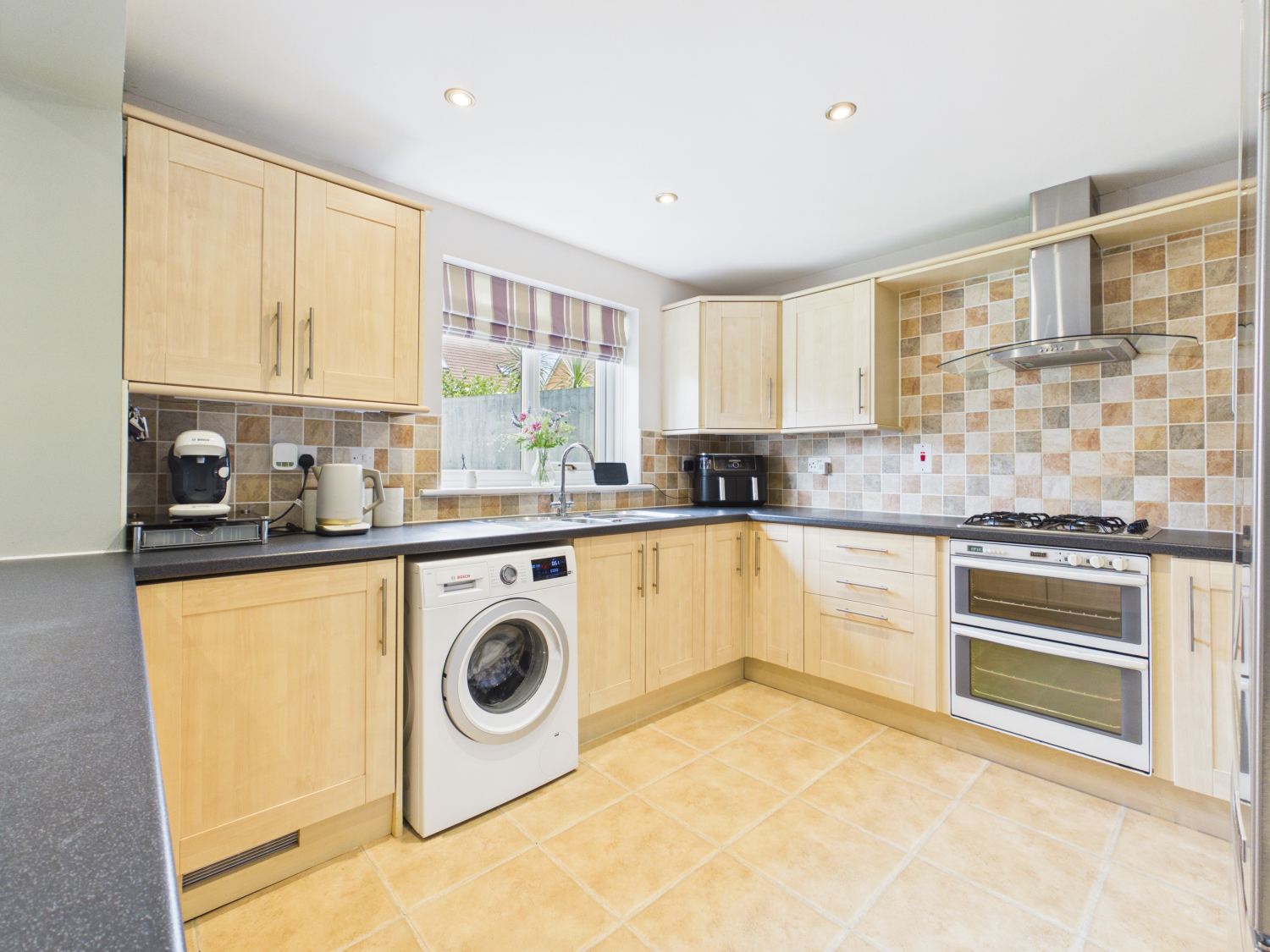 WILLOW COURT, ALVERTHORPE, WAKEFIELD, WEST YORKSHIRE, WF2, photo 7