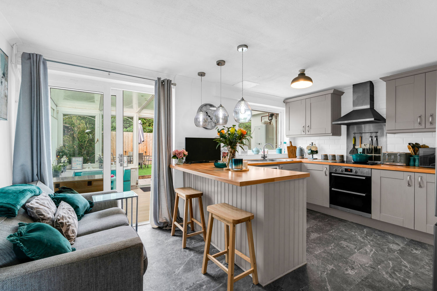 Frensham Drive, Bletchley, Milton Keynes, Buckinghamshire, MK2, photo 3