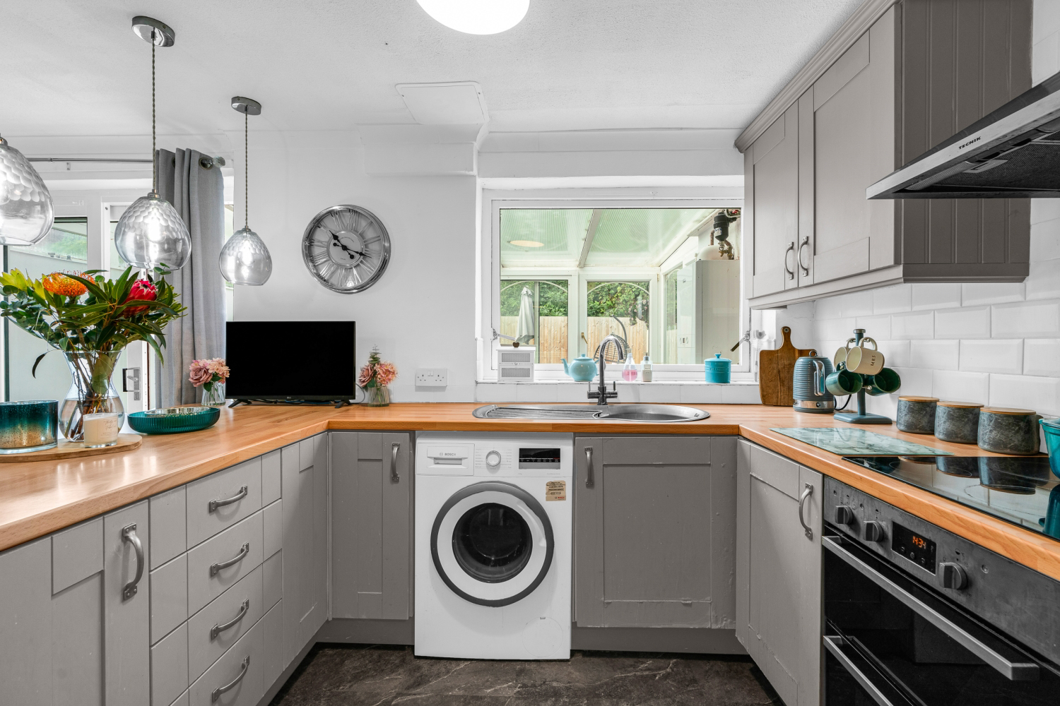 Frensham Drive, Bletchley, Milton Keynes, Buckinghamshire, MK2, photo 2