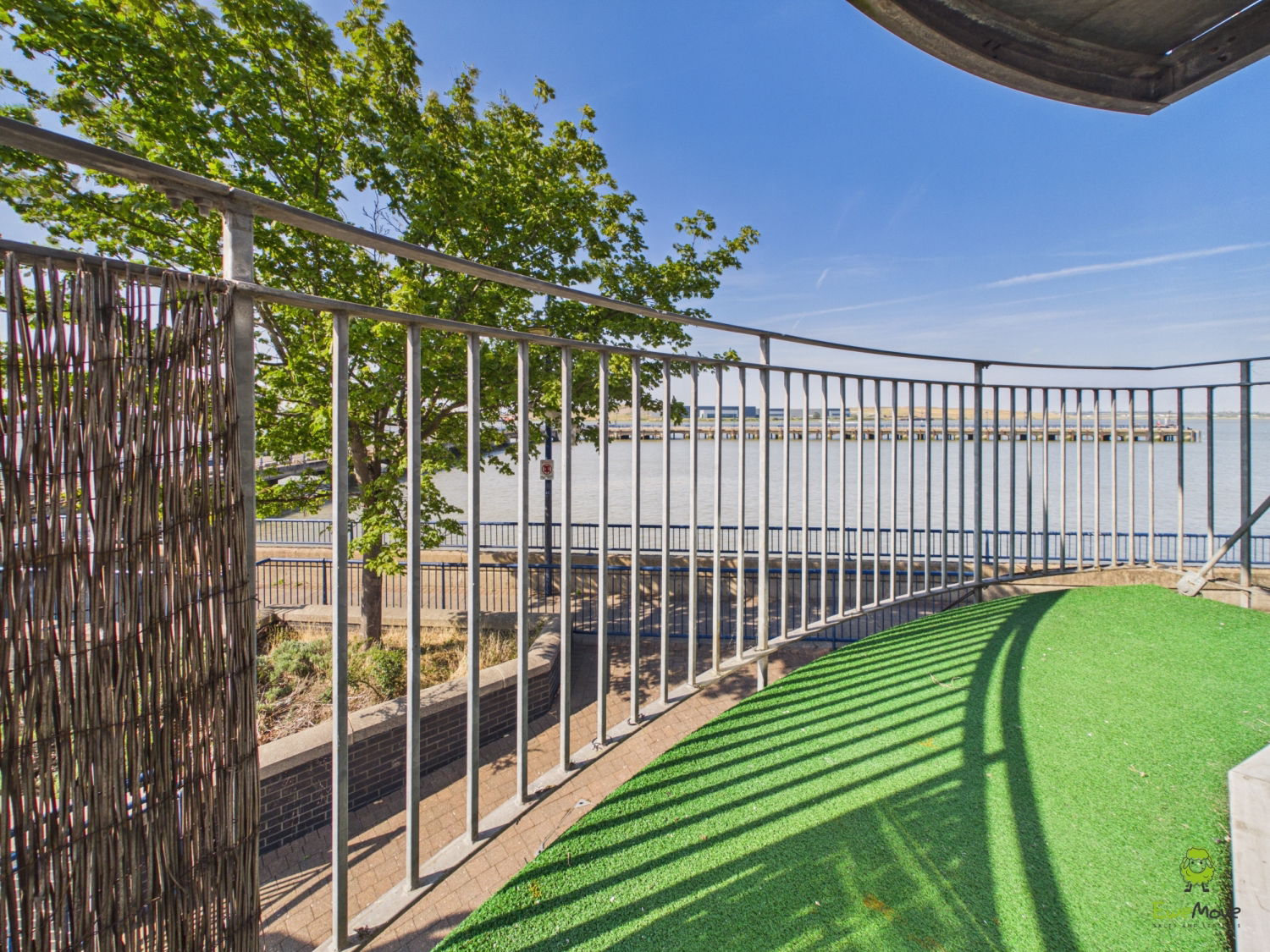 Wharfside Close, Erith, Kent, DA8