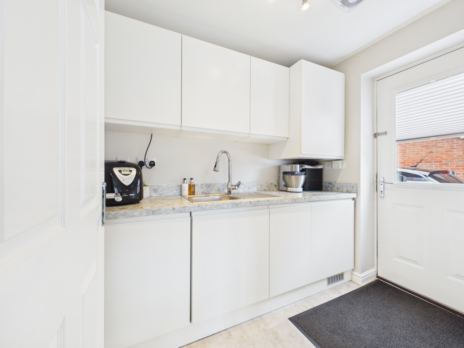 HOLME FARM WAY, PONTEFRACT, WEST YORKSHIRE, WF8, photo 6